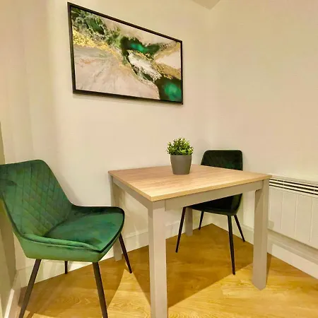 Apartment Chic Apartment, Free Parking, Balcony Leeds (West Yorkshire)