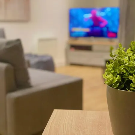 Διαμέρισμα Chic Apartment, Free Parking, Balcony